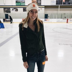 Meet your Posher, Caitlin